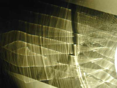 glas kaster lys og skygge